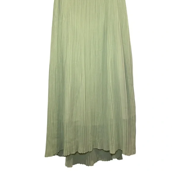 Elegant Green Strapless Dress - Picture 6 of 9